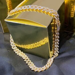 Gold 20 inch Cuban Link Chain Necklace